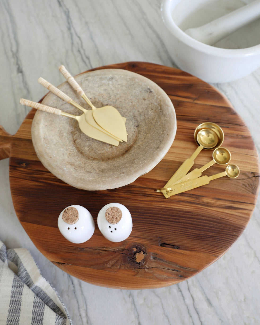 The Cabinetless Kitchen: 8 Tips to Make the Most of Open Shelving