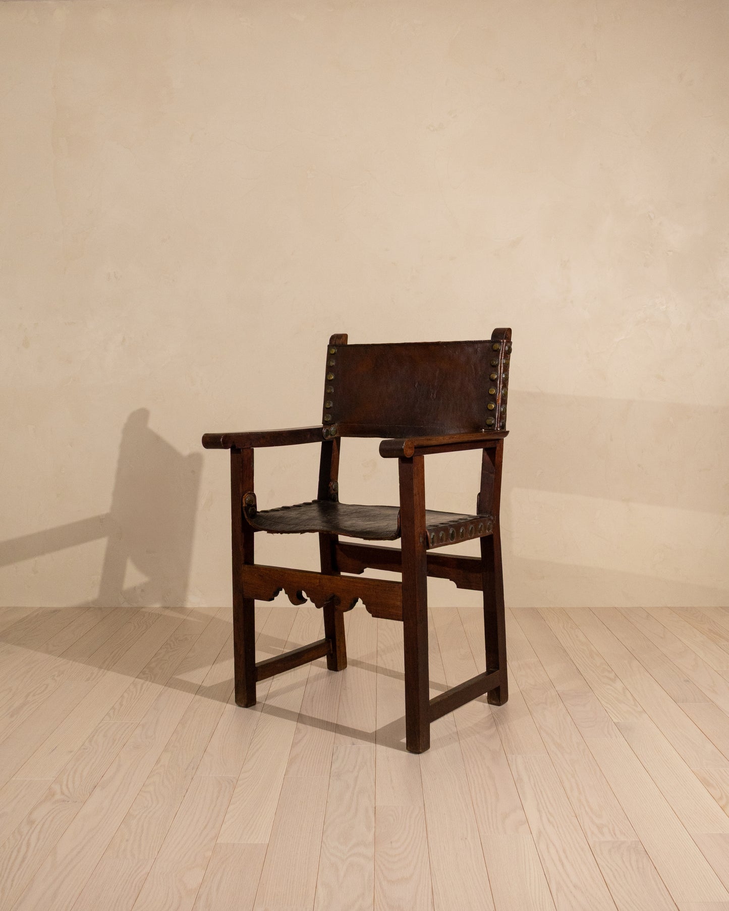 Early 19th Century Spanish Walnut Armchair with Original Leather