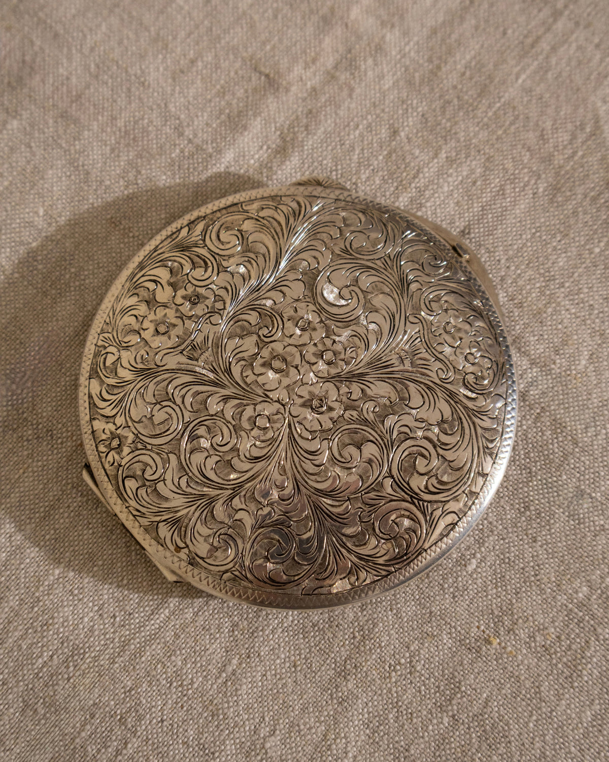 Vintage Italian 800 Silver Engraved Compact