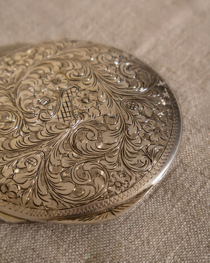 Vintage Italian 800 Silver Engraved Compact